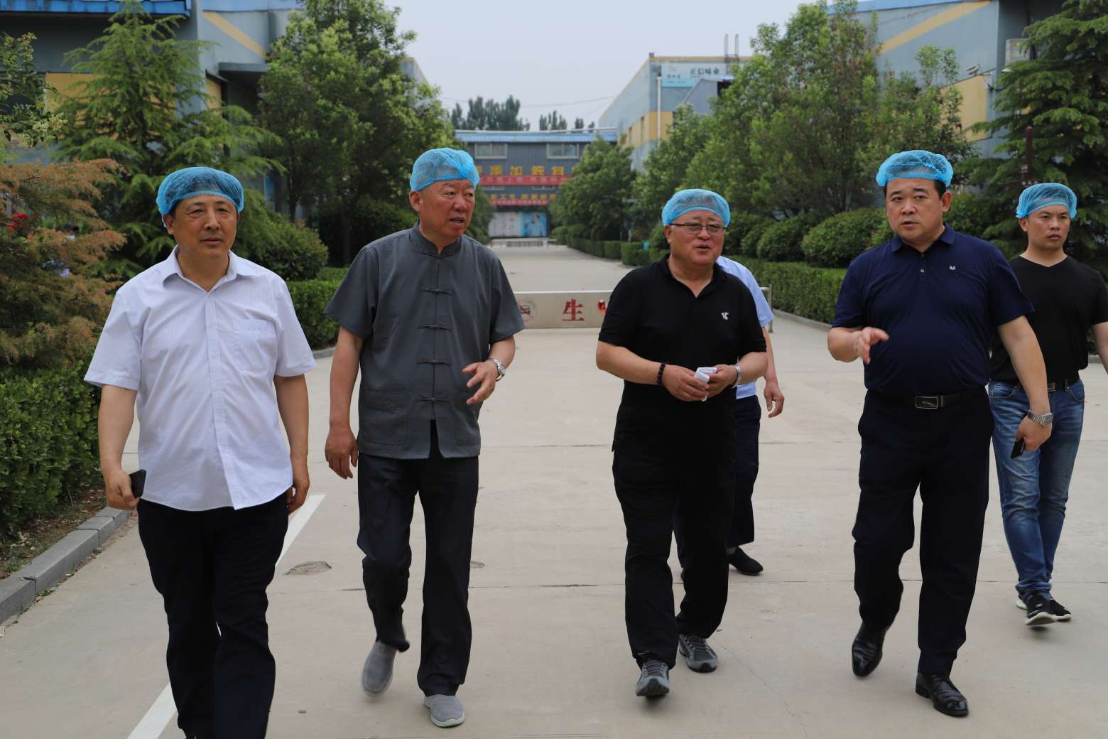 中国饭店协会胶东菜促进委员会执行主席宋福生一行到正信味业参观考察