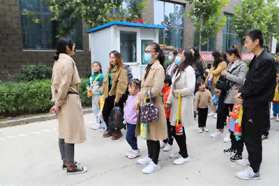 阳光国际幼教到正信味业开展秋季研学游
