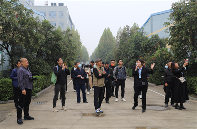 山东省第三届乡村自驾暨“发现新聊城”自驾游活动嘉宾来到正信味业