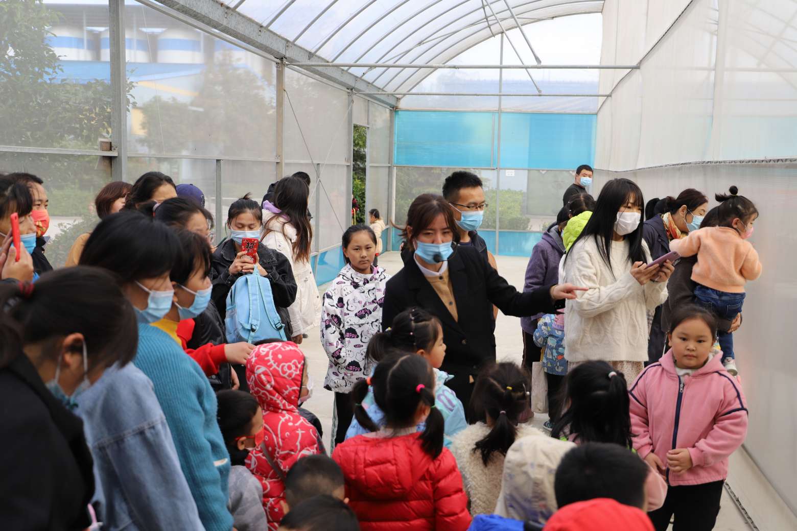 品味酱香醇厚，探索酿造奥秘（阳光宝贝幼儿园正信味业之旅）